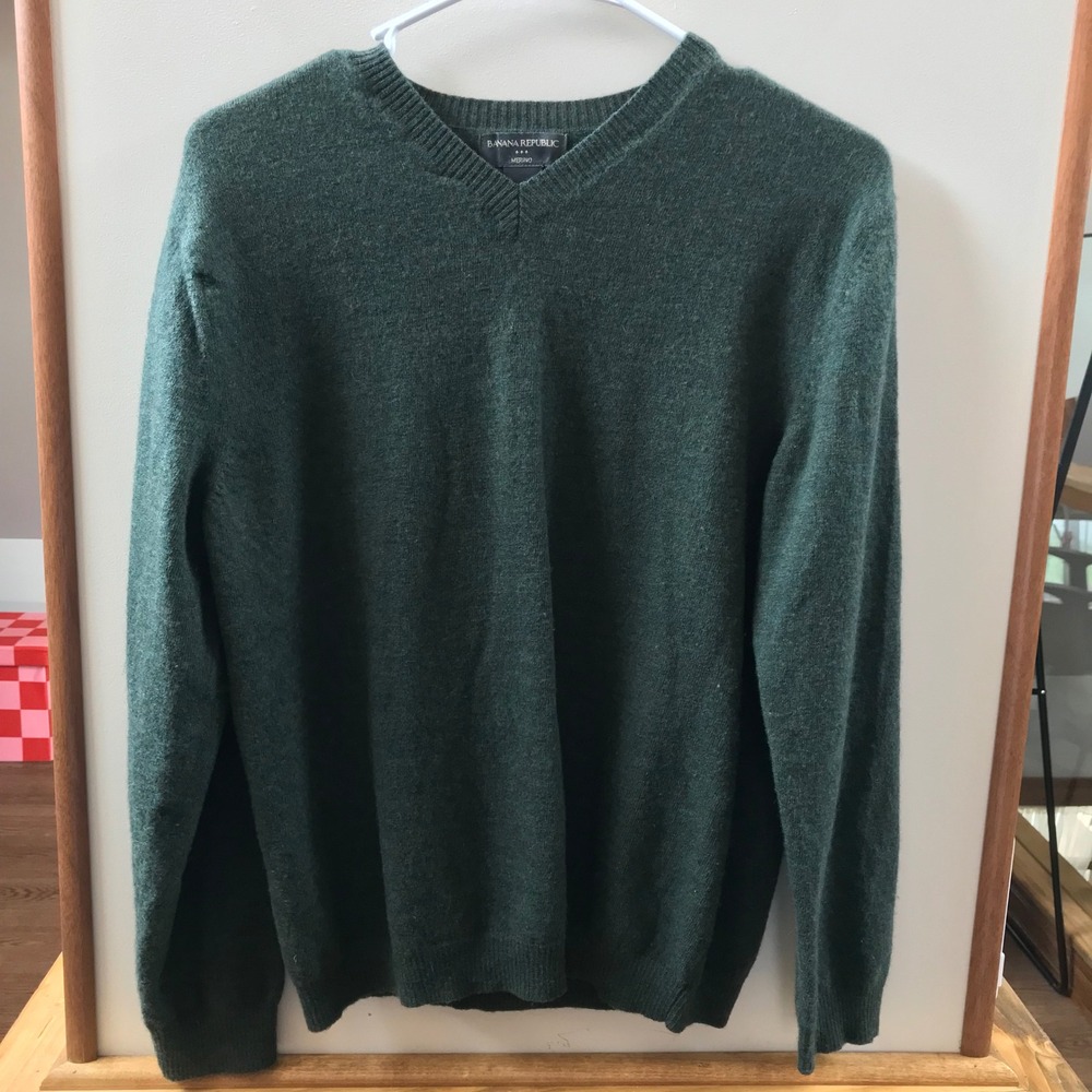 Banana Republic Sweater Mens M Green Merino Wool V-Neck Knit Pullover